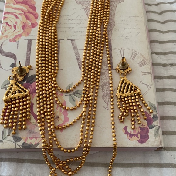 Gold necklace & earrings set - Picture 10 of 12